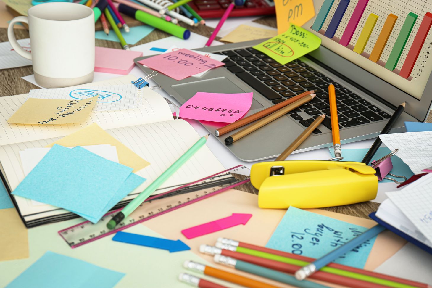 image of a messy desk signifying an unorganized person